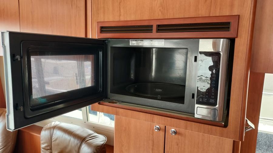 2008 Mainship 400 Expedition