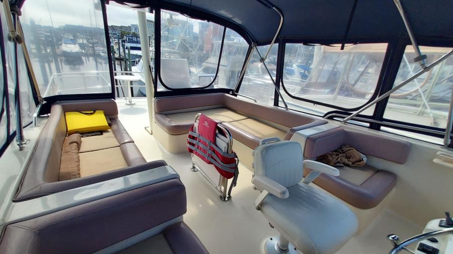 2008 Mainship 400 Expedition