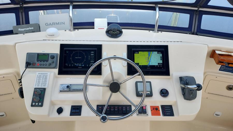 2008 Mainship 400 Expedition