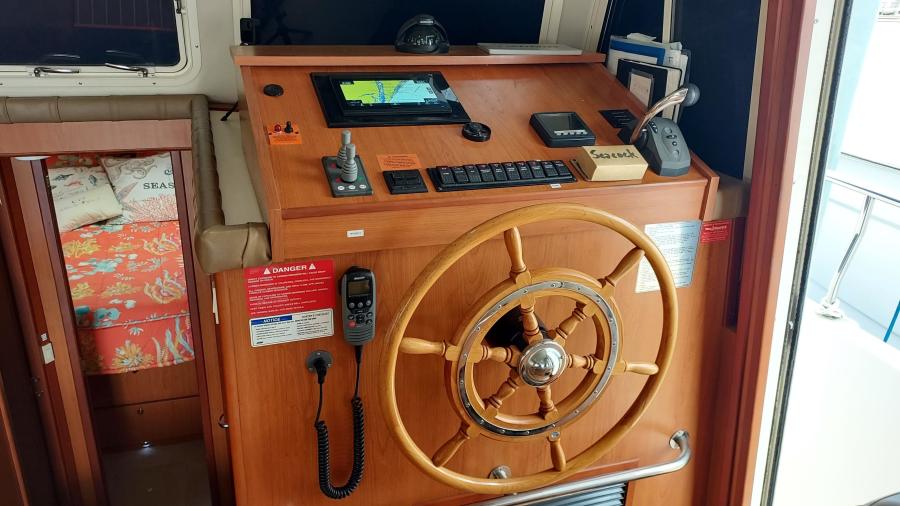 2008 Mainship 400 Expedition
