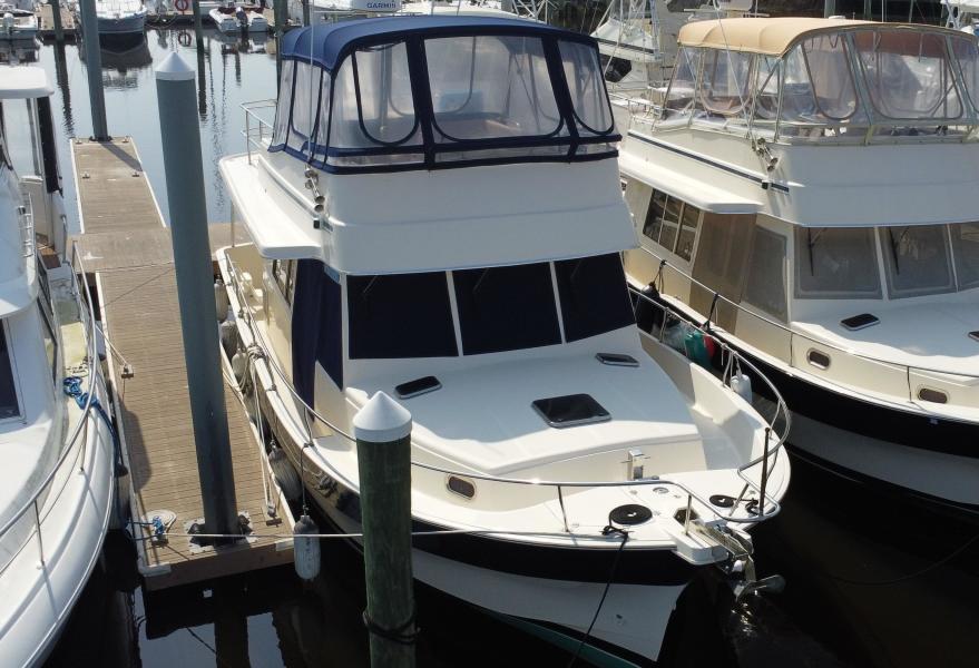 2008 Mainship 400 Expedition