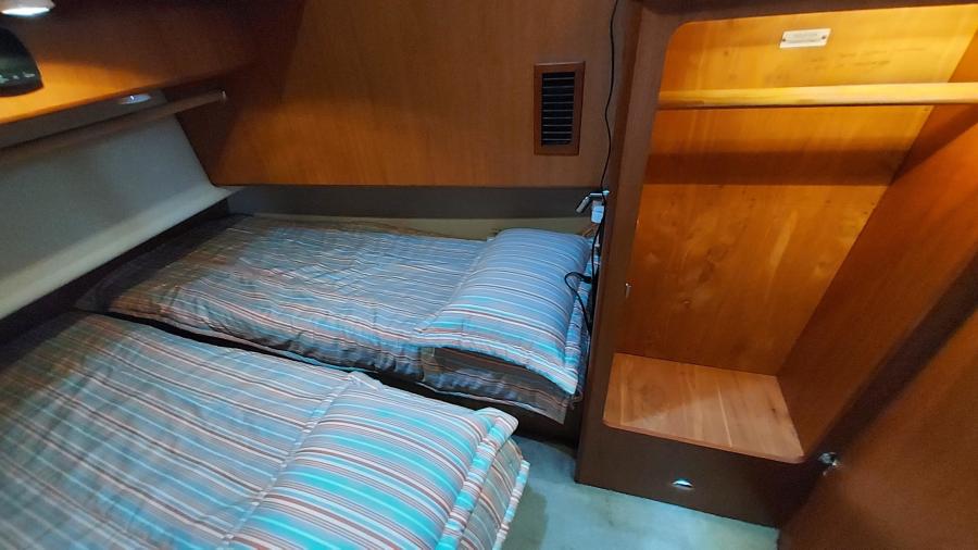 2008 Mainship 400 Expedition