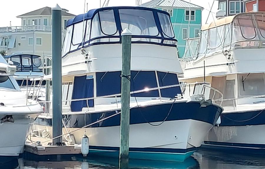 2008 Mainship 400 Expedition