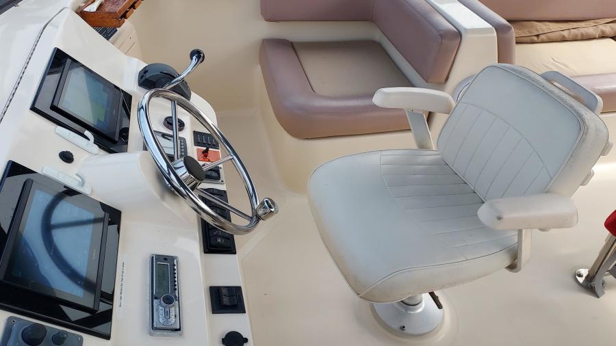 2008 Mainship 400 Expedition