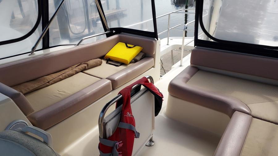 2008 Mainship 400 Expedition
