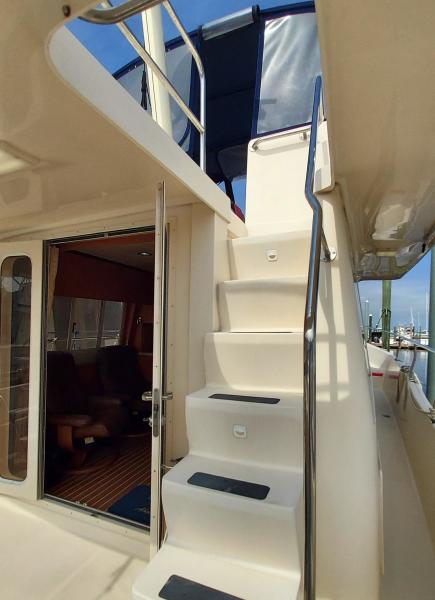 2008 Mainship 400 Expedition