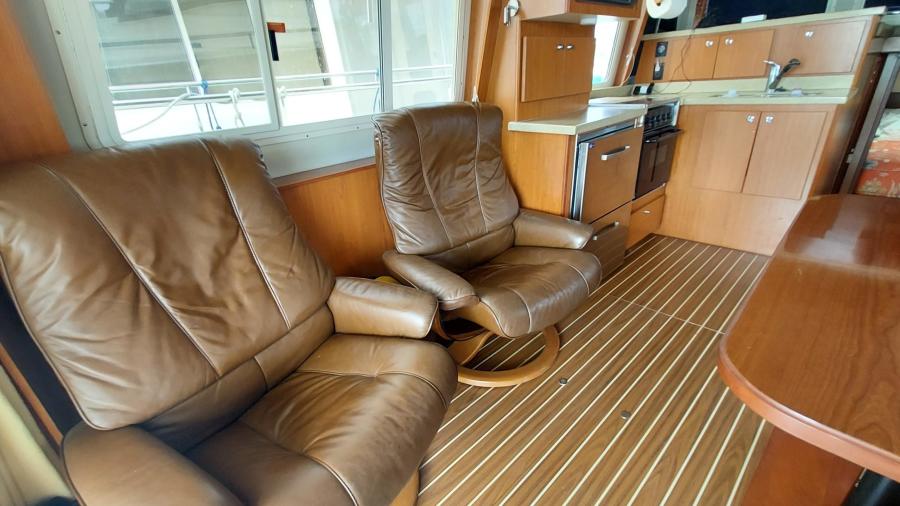 2008 Mainship 400 Expedition