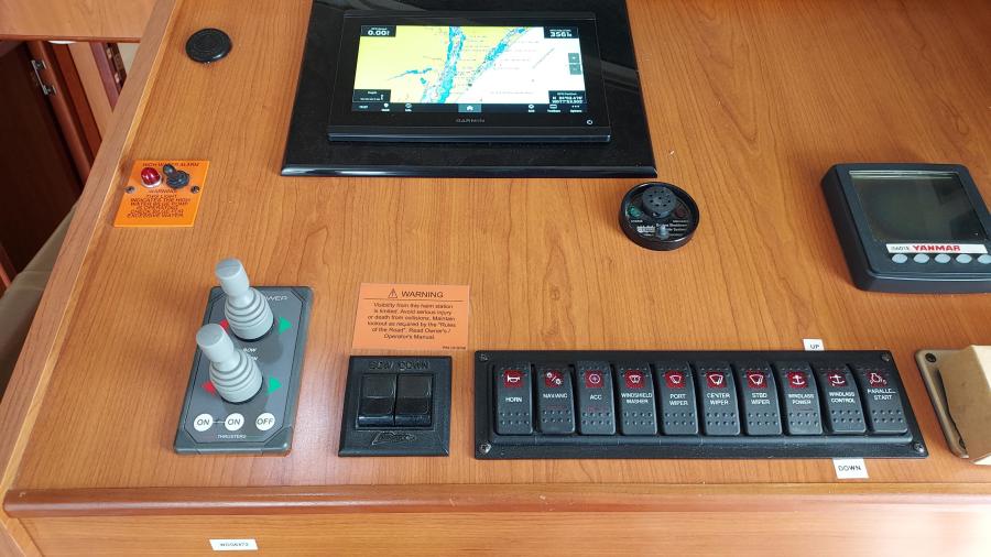 2008 Mainship 400 Expedition