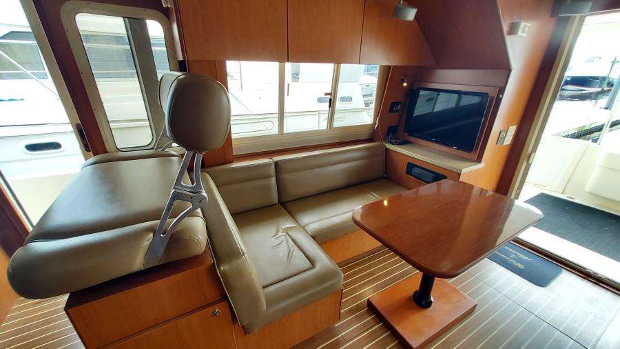 2008 Mainship 400 Expedition