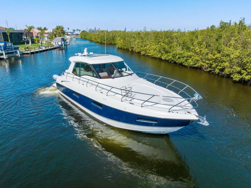 2013 Cruisers Yachts 48 Cantius Harvest Moon for sale in Punta Gorda, FL