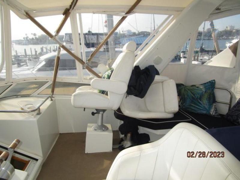 48' Navigator flybridge starboard