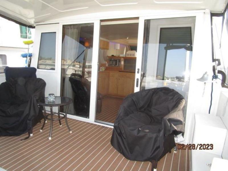 48' Navigator aftdeck forward