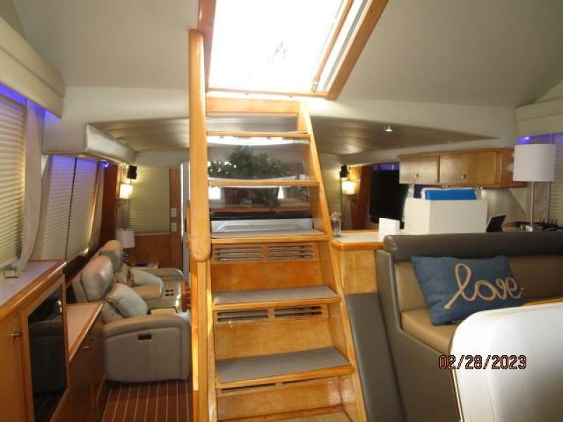 48' Navigator pilothouse aft