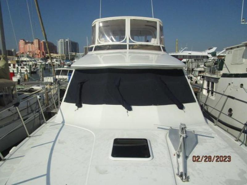 48' Navigator foredeck aft