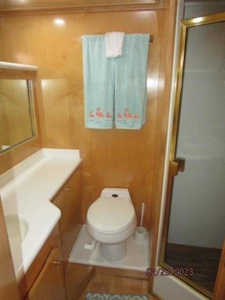 48' Navigator master stateroom head