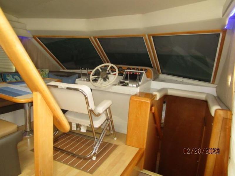 48' Navigator pilothouse forward