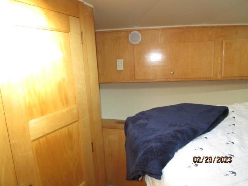 48' Navigator guest stateroom port