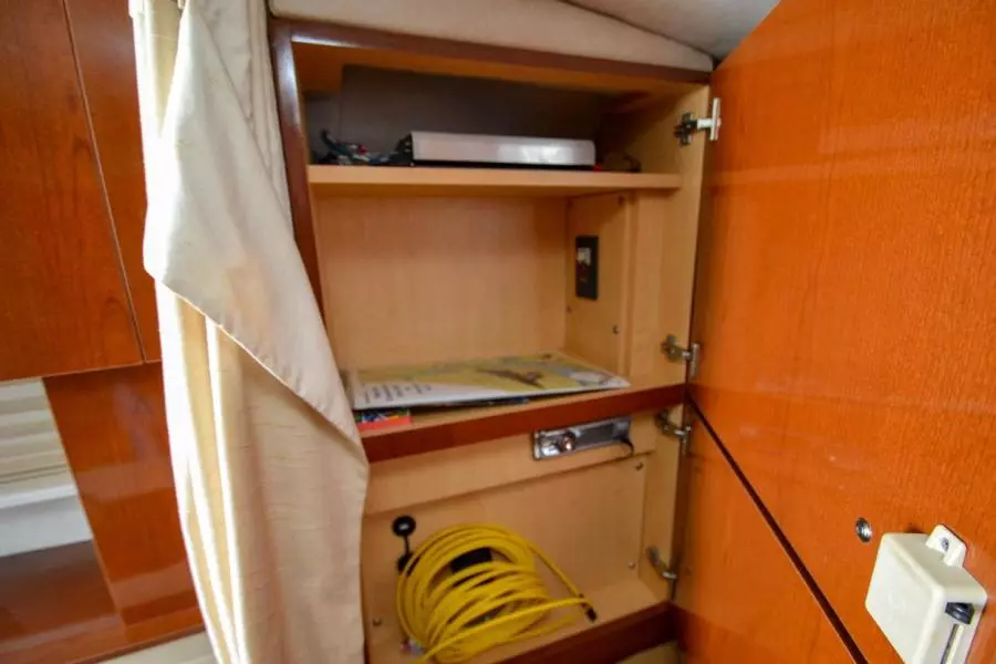 2011 Sea Ray 310 Sundancer