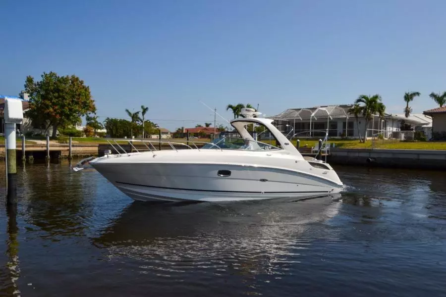 20111 Sea Ray 310 Sundancer
