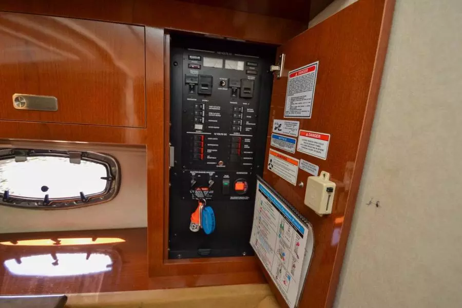 2011 Sea Ray 310 Sundancer