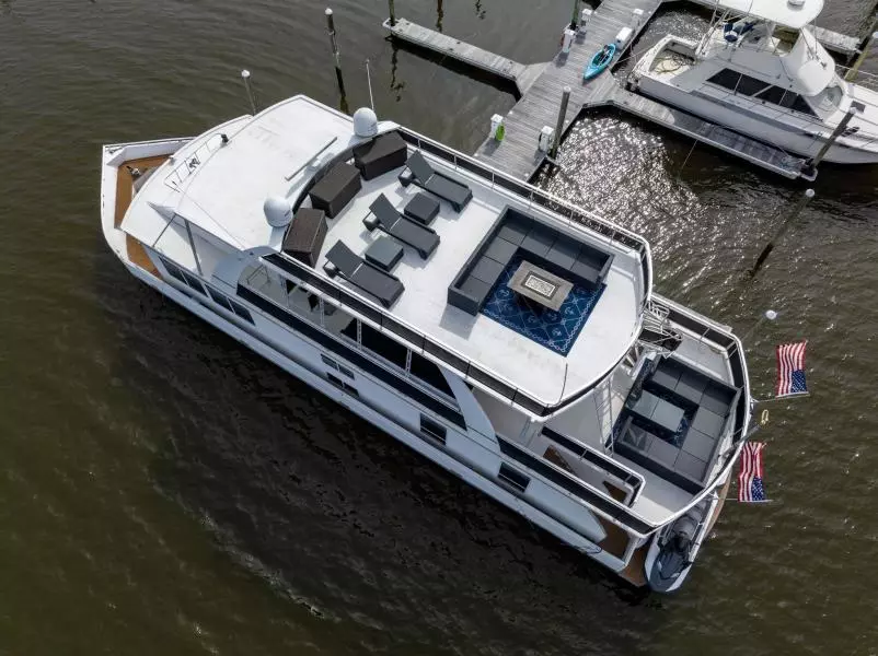 2008 Fantasy 82 Coastal Yacht