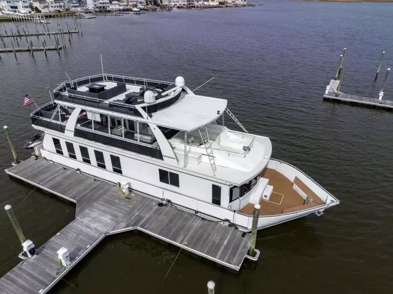 2008 Fantasy 82 Coastal Yacht