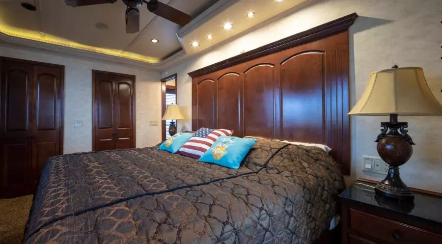 2008 Fantasy 82 Coastal Yacht