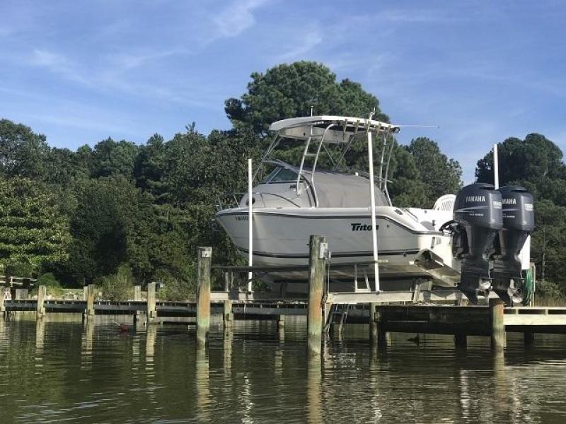 25' Triton port aft profile2