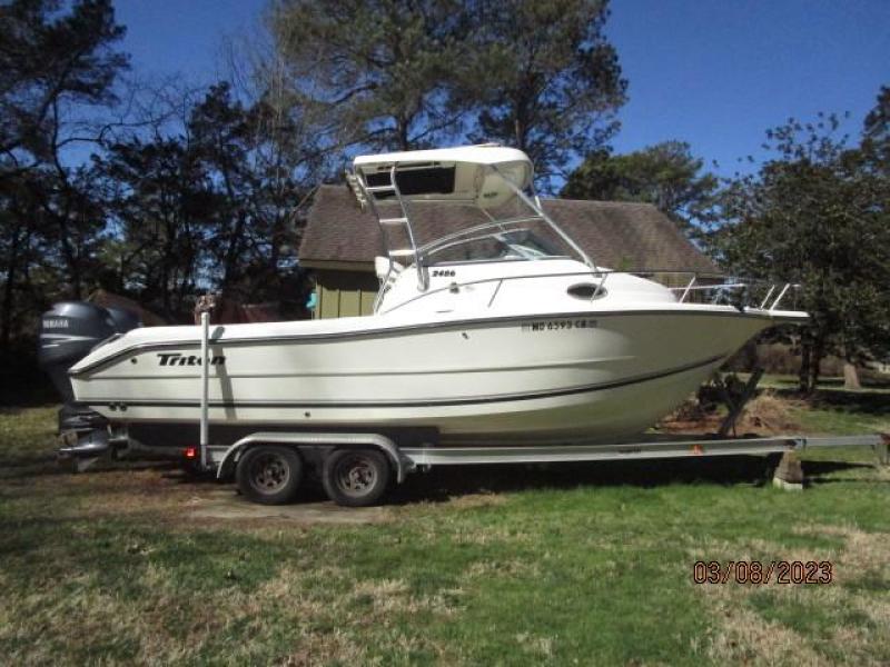 25' Triton starboard profile