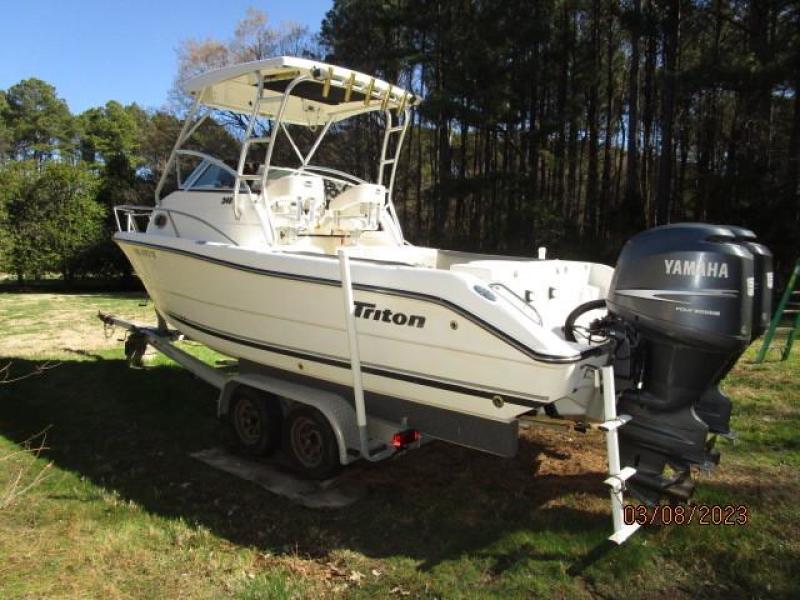 25' Triton port aft profile1