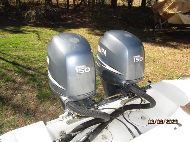 25' Triton outboards1
