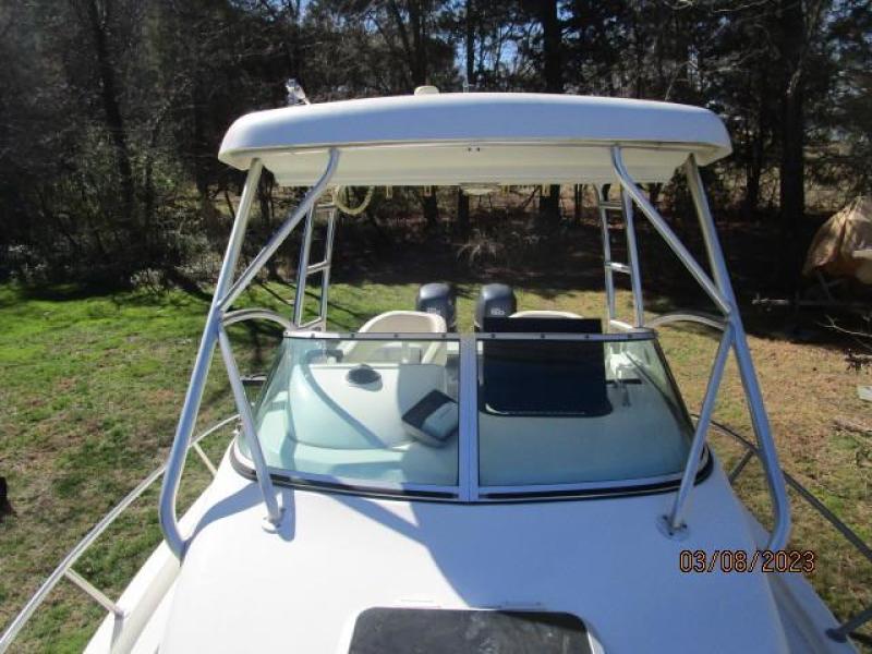 25' Triton foredeck aft