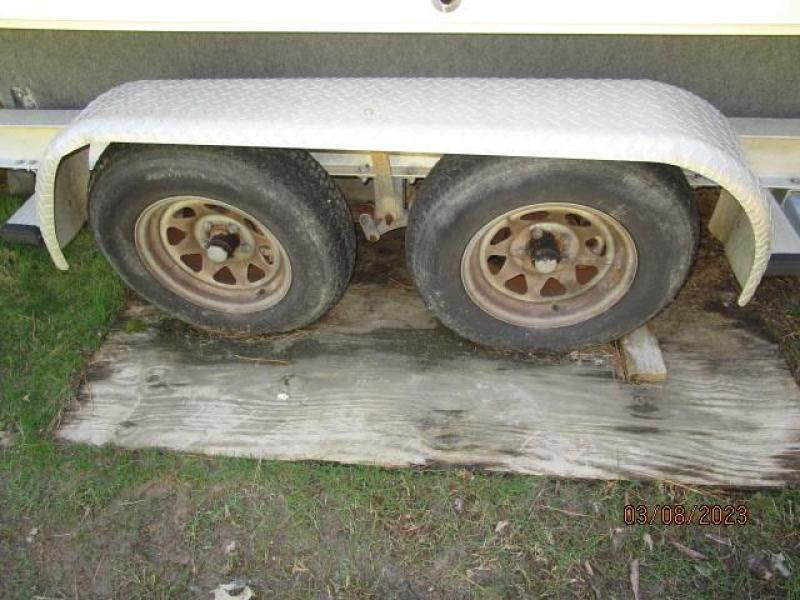 25' Triton trailer left tires