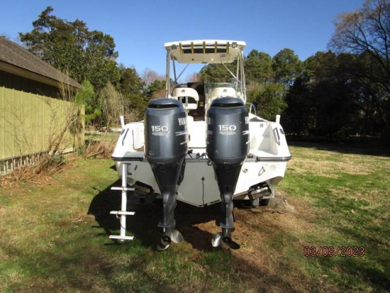 25' Triton aft profile