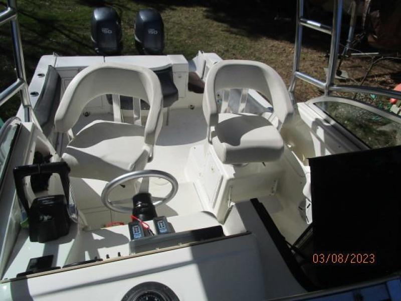25' Triton helm aft