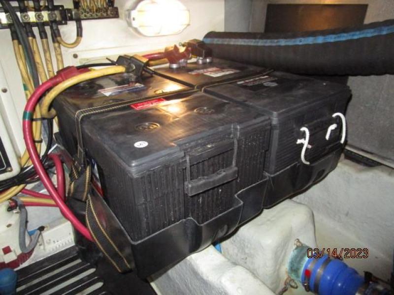 40' Mainship batteries