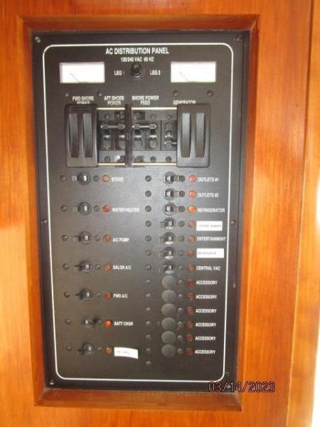 40' Mainship salon electrical ppanel1
