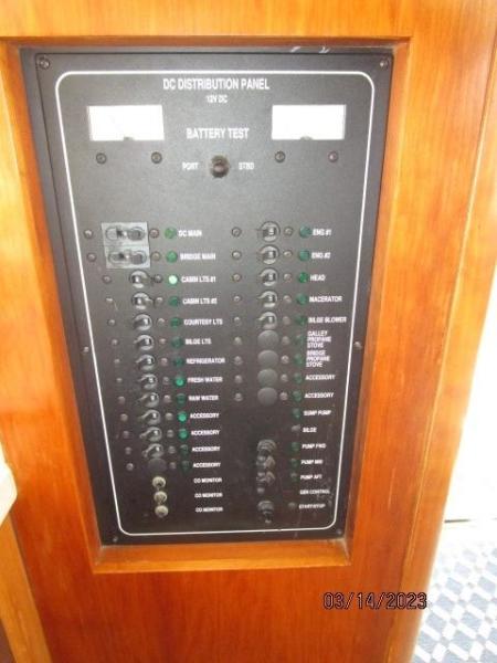 40' Mainship salon electrical panel2