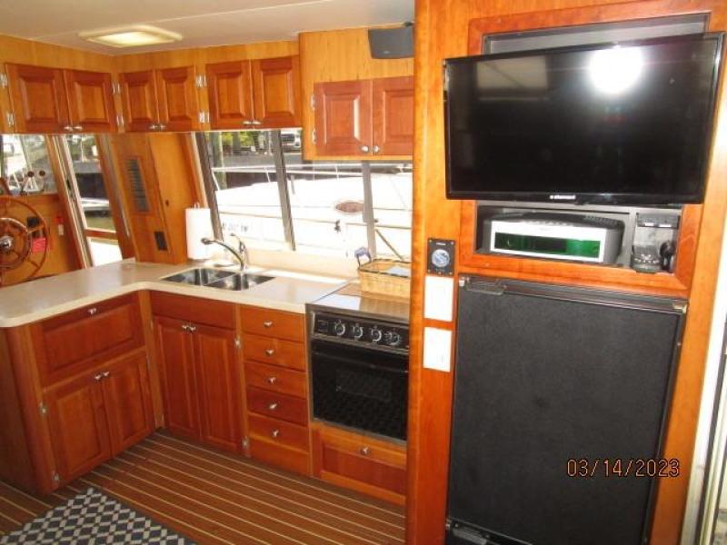 40' Mainship galley2