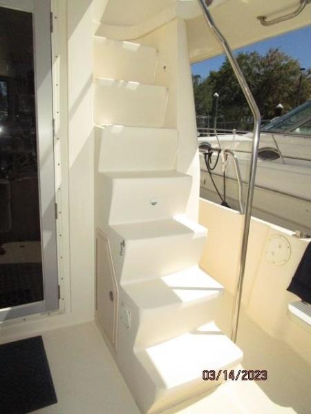 40' Mainship aftdeck-flybridge stairs