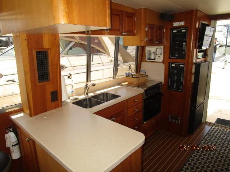 40' Mainship galley1