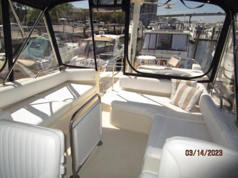 40' Mainship flybridge aft