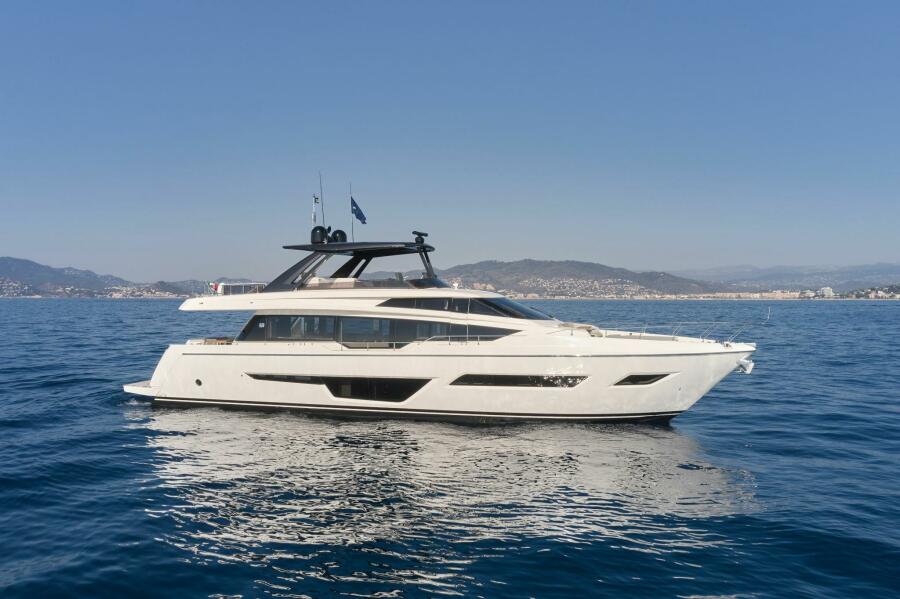 78' 2023 Ferretti Yachts 780
