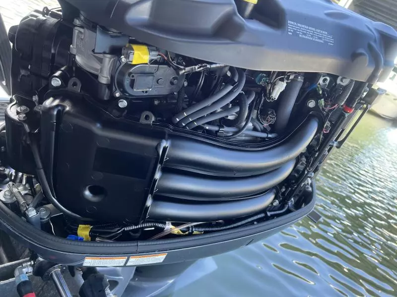 2019 25 Bennington QX Pontoon - Yamaha F300 Engine
