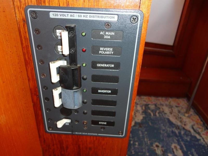 32' Eagle electrical panel2