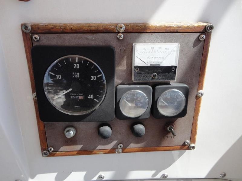 32' Eagle flybridge engine panel