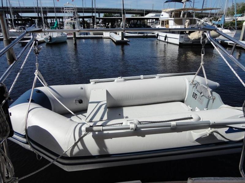 32' Eagle tender