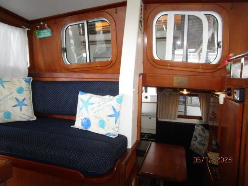 32' Eagle pilothouse aft