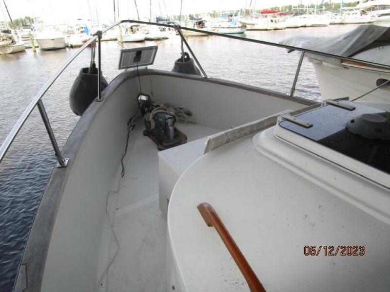 32' Eagle foredeck