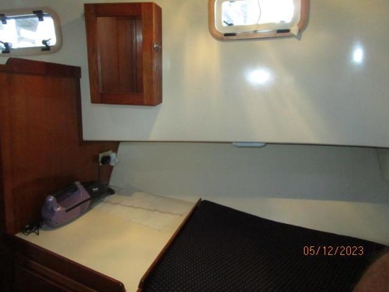 32' Eagle stateroom port